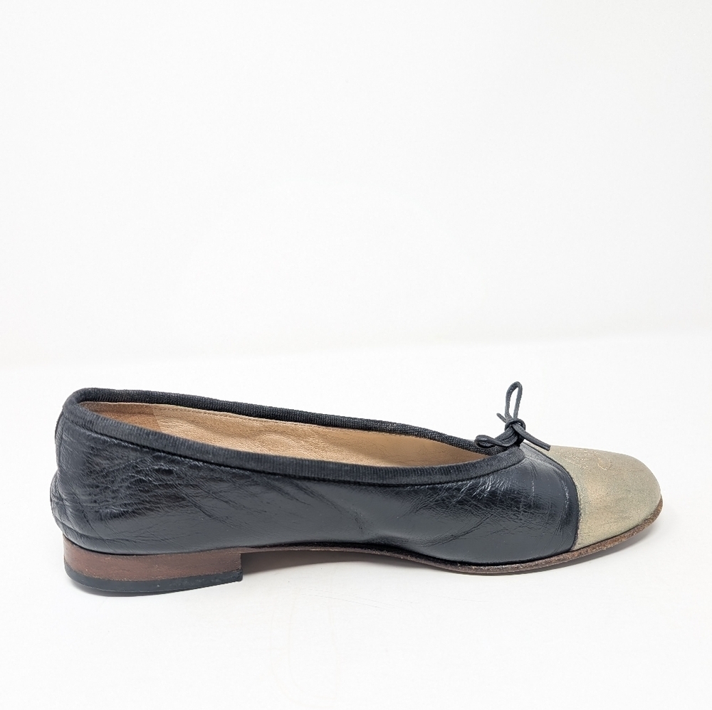 Chanel Black Gold CC Ballet Flats Cap Toe Size 37.5 Leather Monogram - Picture 7 of 13
